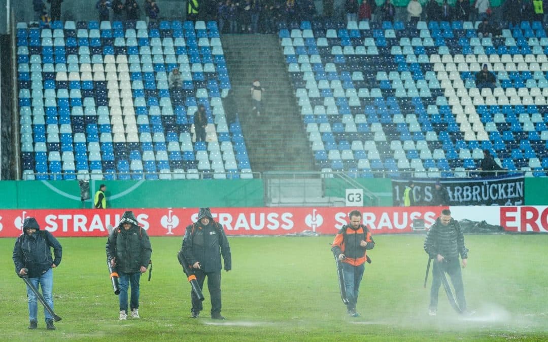 Platz nicht bespielbar: Pokal-Spiel nach Starkregen abgesagt