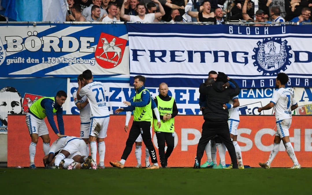 Der 1. FC Magdeburg fügt dem Tabellenführer aus Hamburg die erste Saisonniederlage zu.