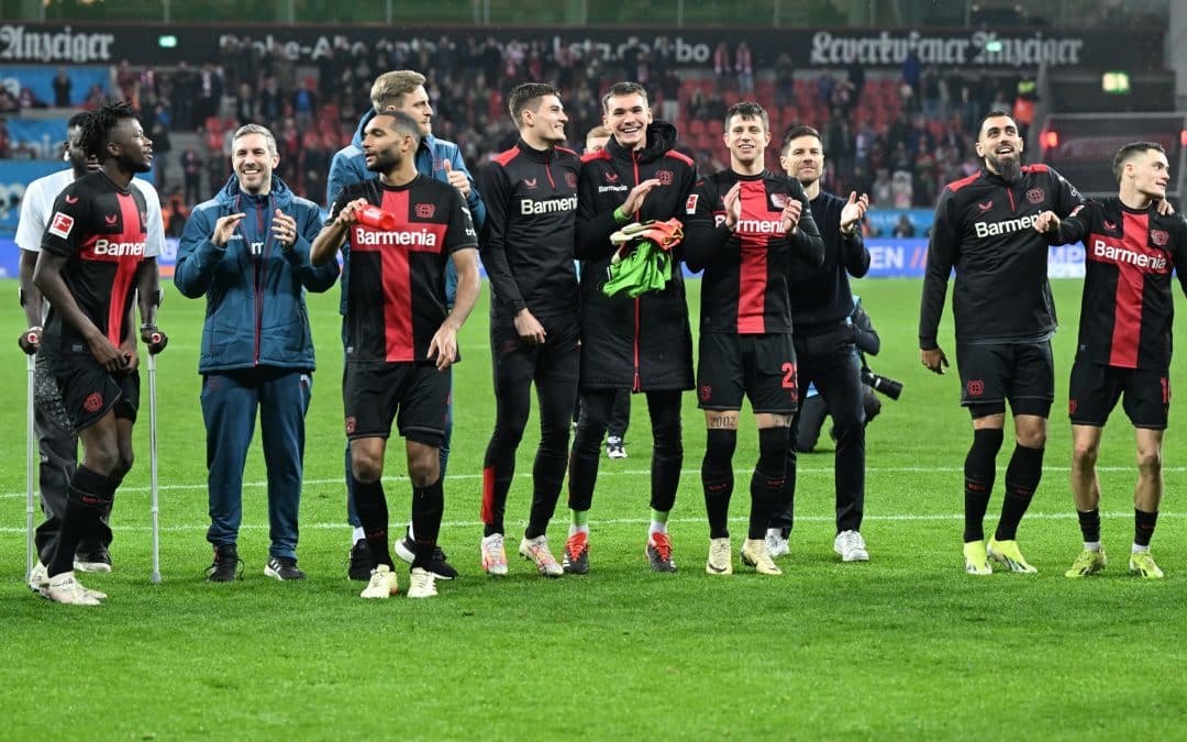 Bayer 04 Leverkusen hat sich im Bundesliga-Topspiel klar mit 3:0 gegen den FC Bayern München durchgesetzt.