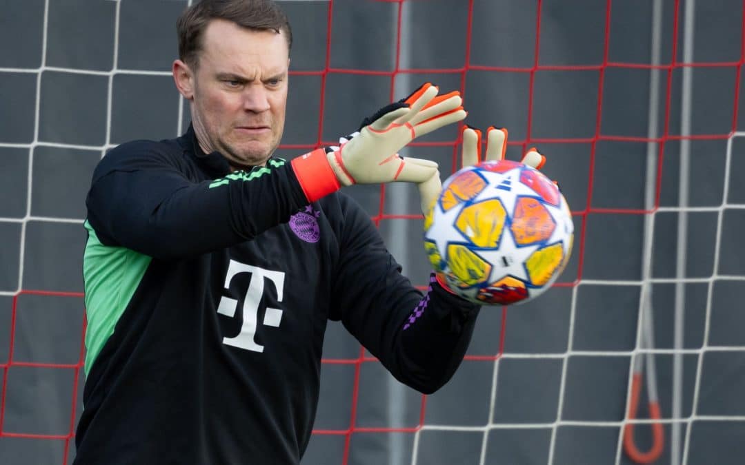 Torwart Manuel Neuer beim Abschlusstraining des FC Bayern auf dem Trainingsgelände an der Säbener Straße.