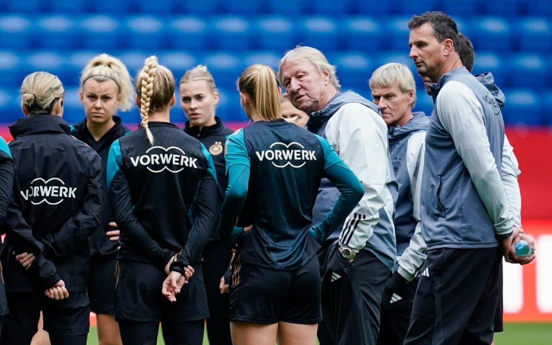 Mit den Rückkehrerinnen Lea Schüller und Lena Oberdorf gehen die deutschen Fußballerinen in die entscheidende Olympia-Qualifikation beim Final Four-Turnier der Nations League.