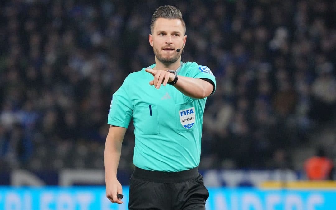 Schiedsrichter Daniel Schlager wird eine Kamera tragen.