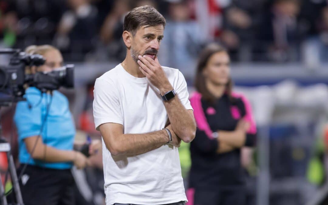 Die Fußballerinnen von Eintracht Frankfurt und Trainer Niko Arnautis müssen auf dem Weg in die Champions League Sporting Lissabon besiegen.