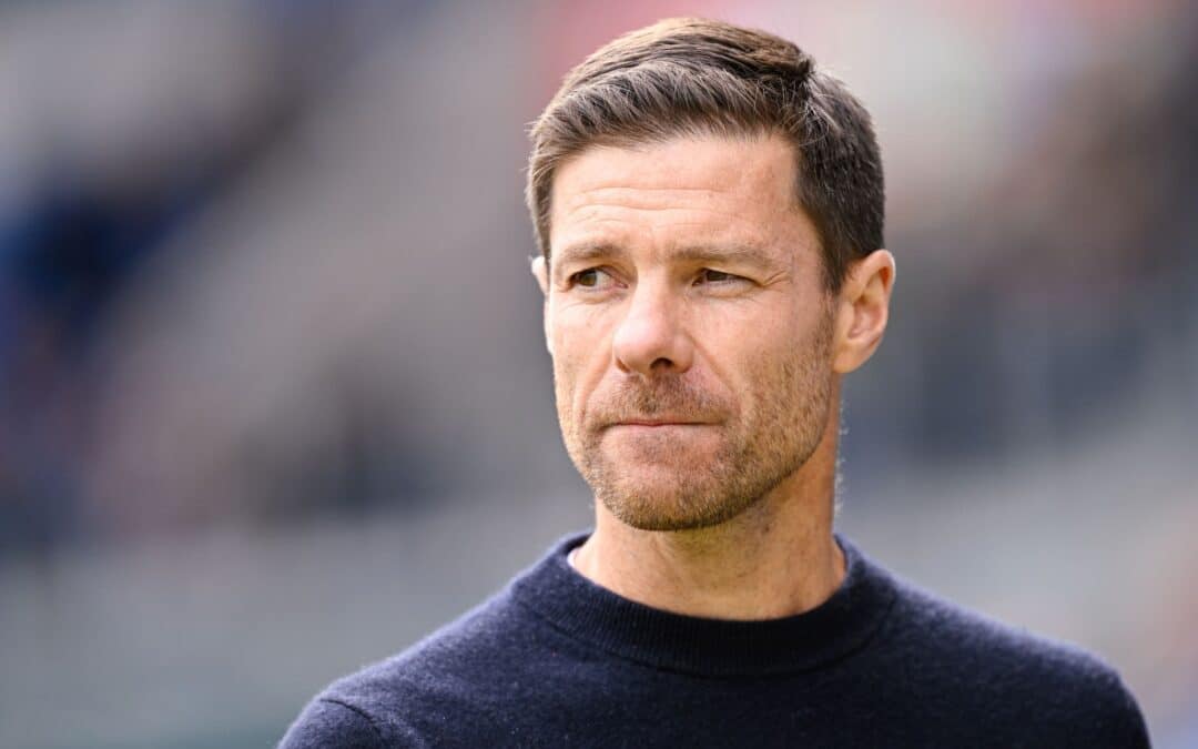 Leverkusens Trainer Xabi Alonso hält die Spieler-Kritik am vollen Fußball-Kalender für berechtigt