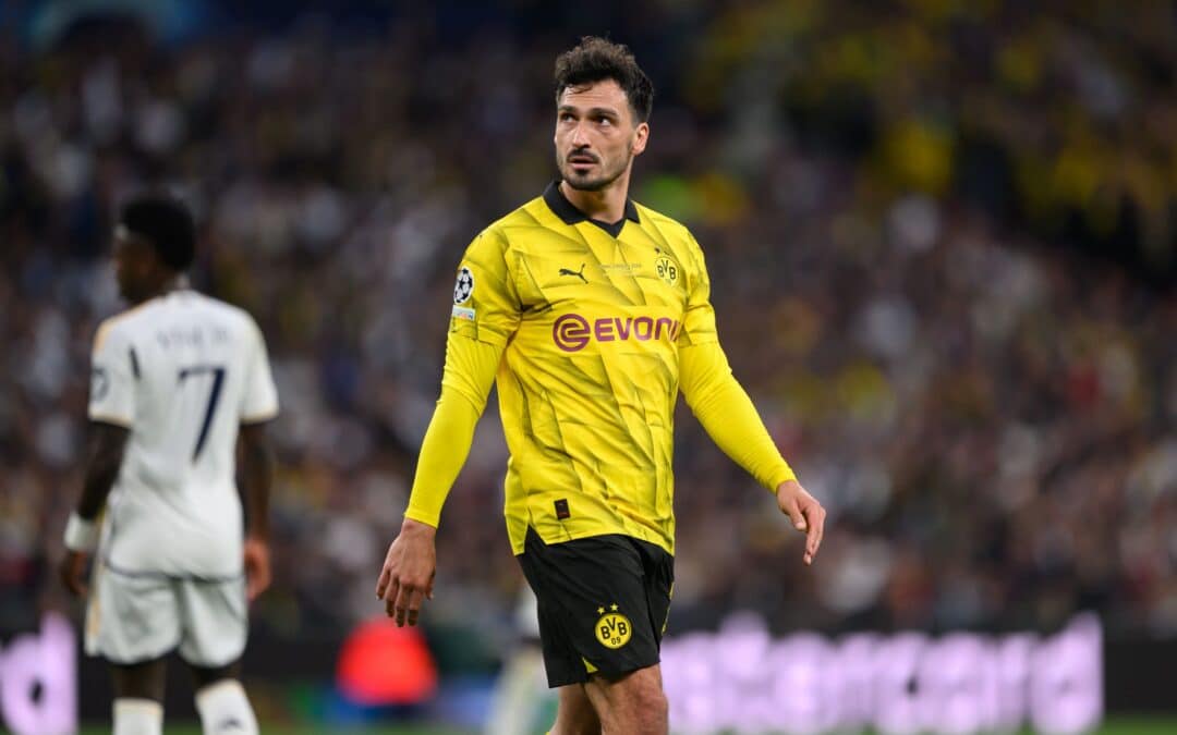 Hummels zeigt sich noch einmal im BVB-Trikot.