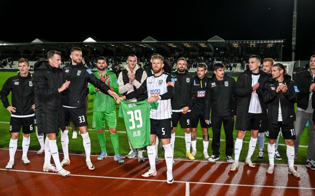 Die Mannschaft widmete dem verletzten Torhüter den ersten Heimsieg.