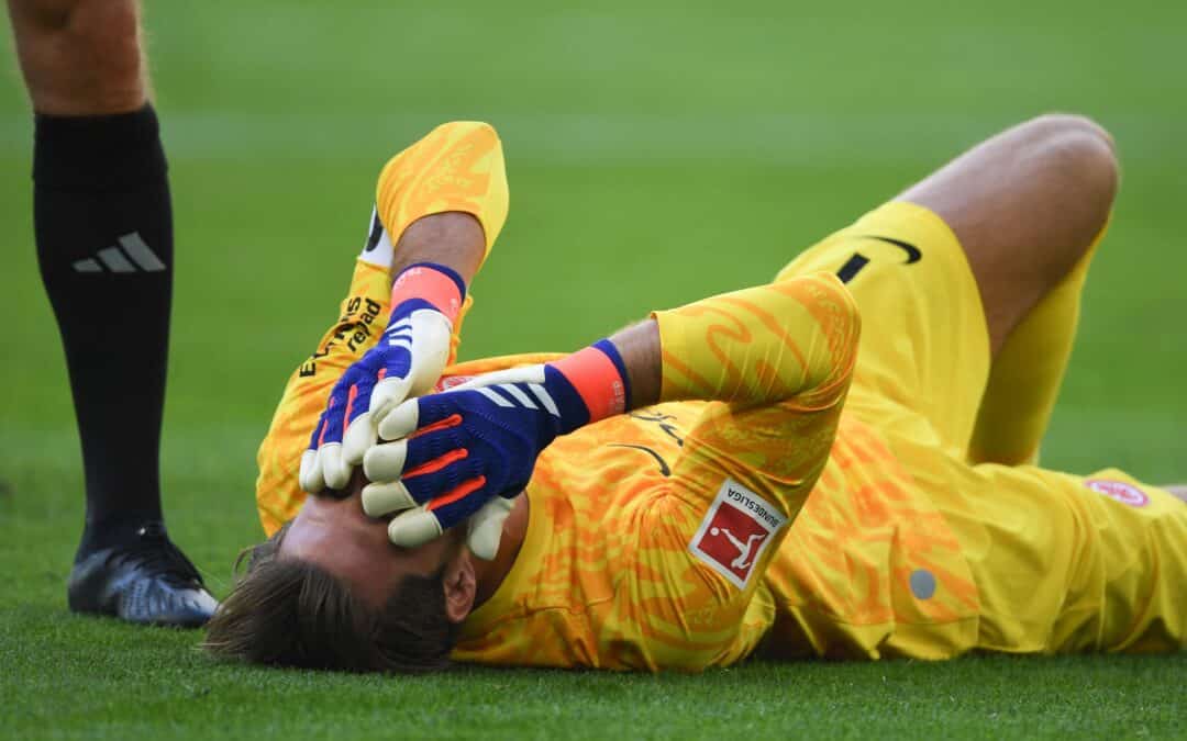 Verletzte sich beim Abschlag: Frankfurts Torwart Kevin Trapp.