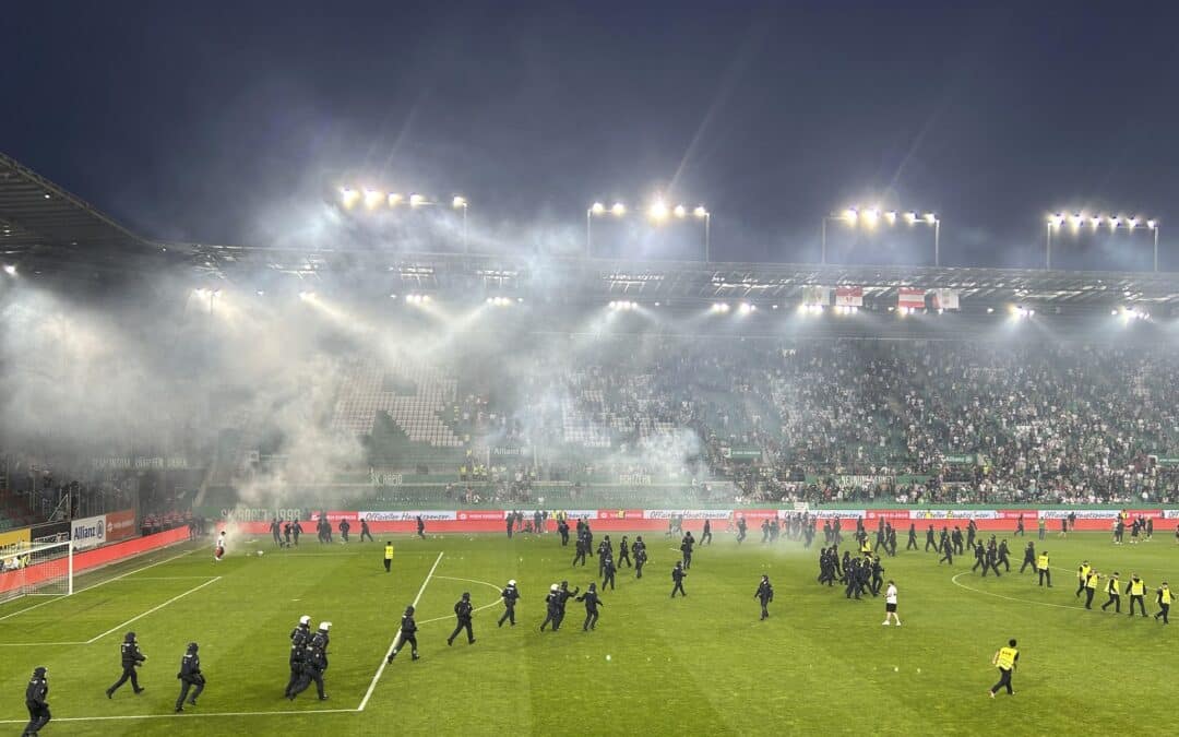 Schwere Ausschreitungen beim Wiener Stadtderby.