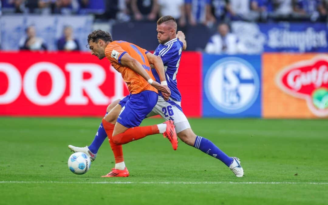 Denkwürdige Niederlage: Schalke verspielt ein 3:0 und verliert 3:5 gegen Darmstadt.