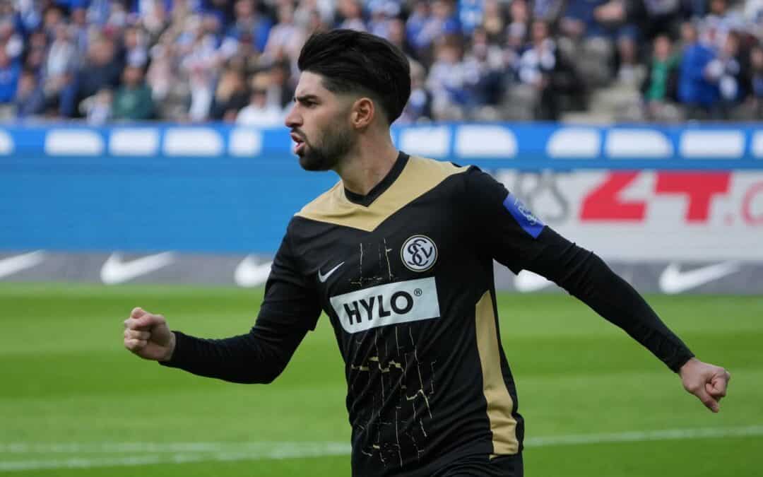 Elversbergs Sahin erzielt gegen Hertha das erste Tor des Tages.