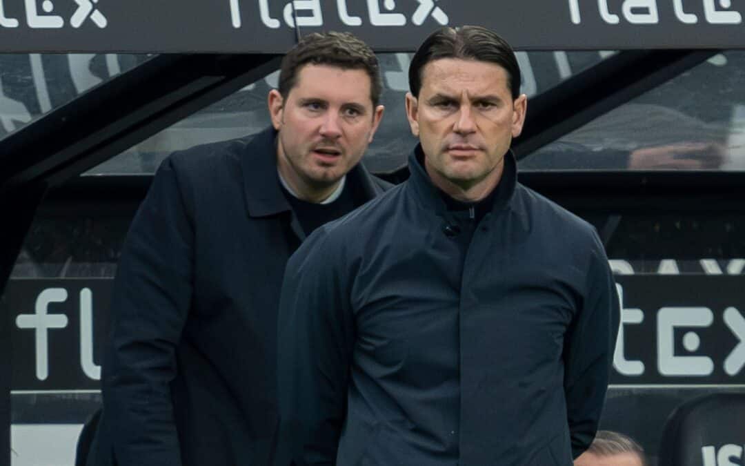 Der neue Scouting-Chef des FC Bayern kommt aus Gladbach: Nils Schmadtke (l), hier mit VfL-Trainer Gerardo Seoane.