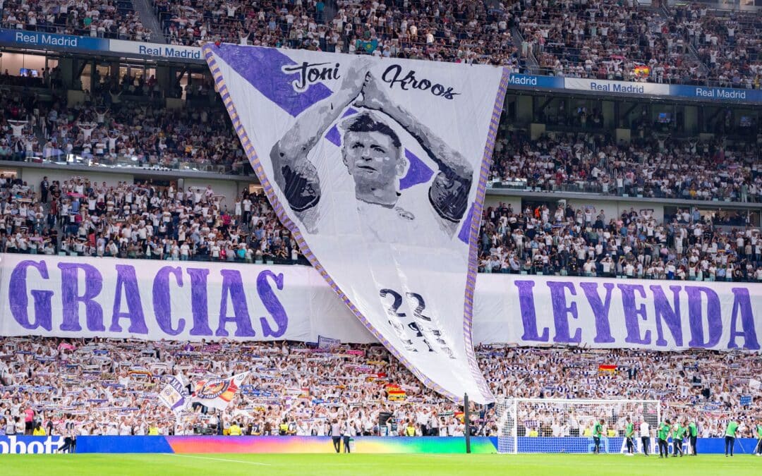 Toni Kroos wird von den Real-Fans verabschiedet.