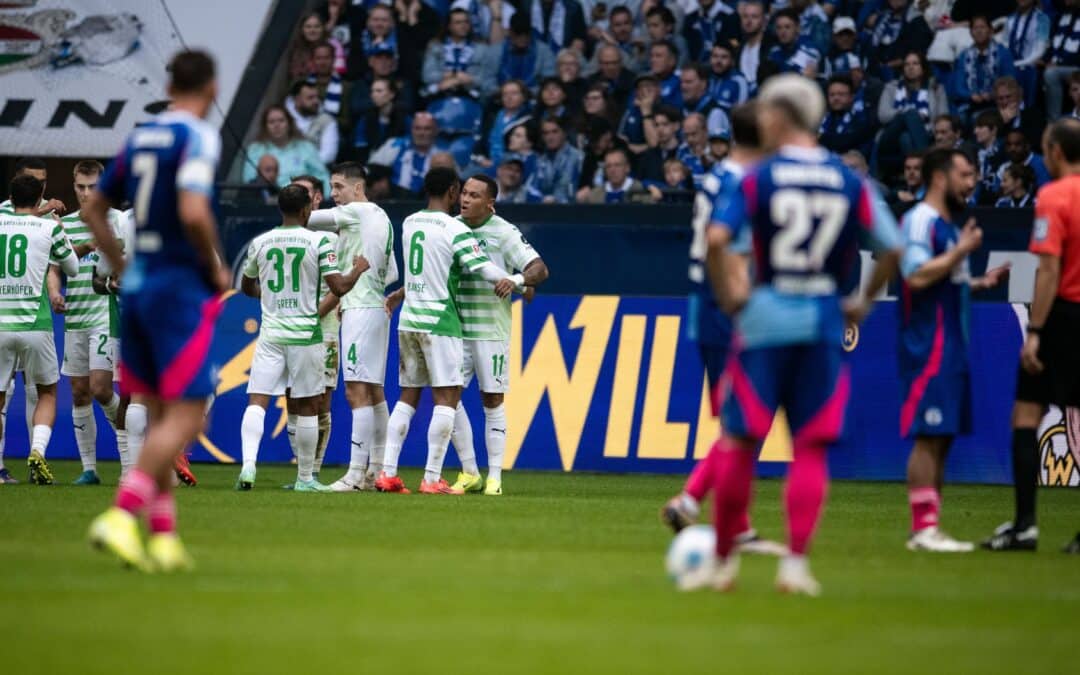 Der FC Schalke 04 musste gegen die SpVgg Greuther Fürth die nächste Niederlage hinnehmen.