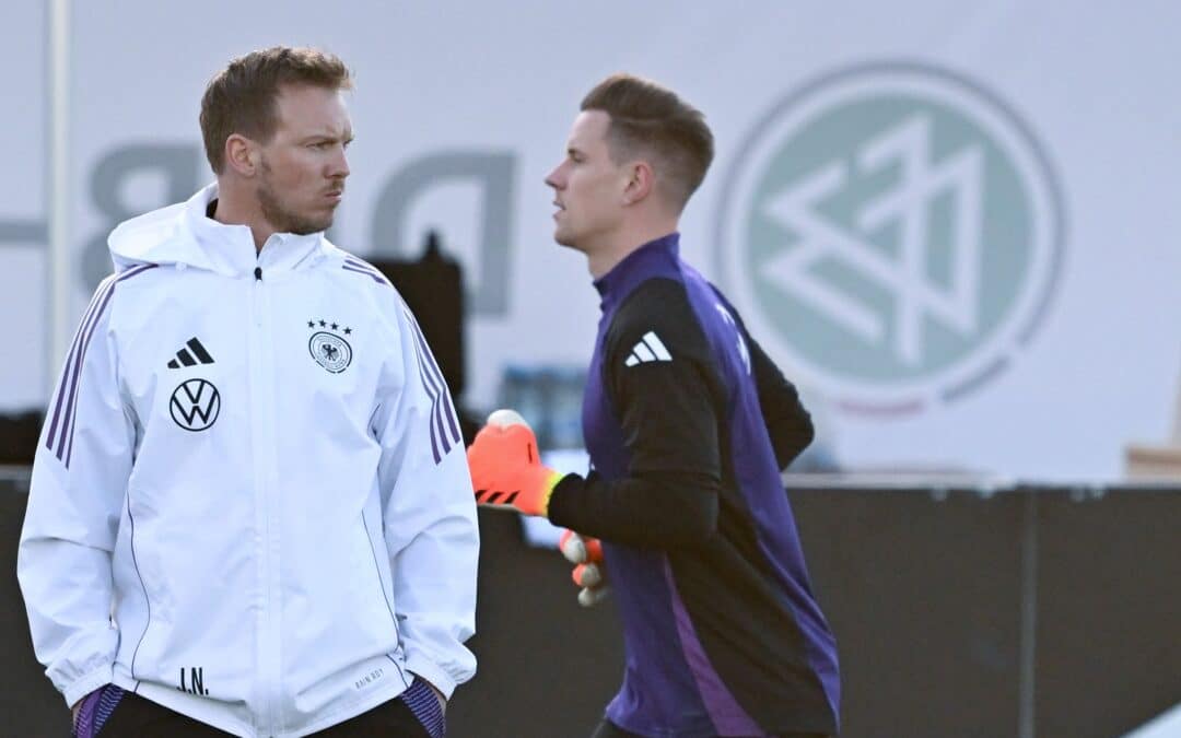 Trotz Verletzung: Julian Nagelsmann (l) bekennt sich zu Marc-André ter Stegen als DFB-Torwart Nummer eins.