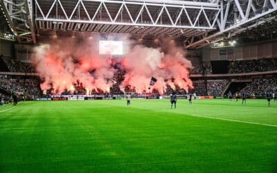 Stockholmer Fußballderby nach Böllerwürfen ohne Fans beendet