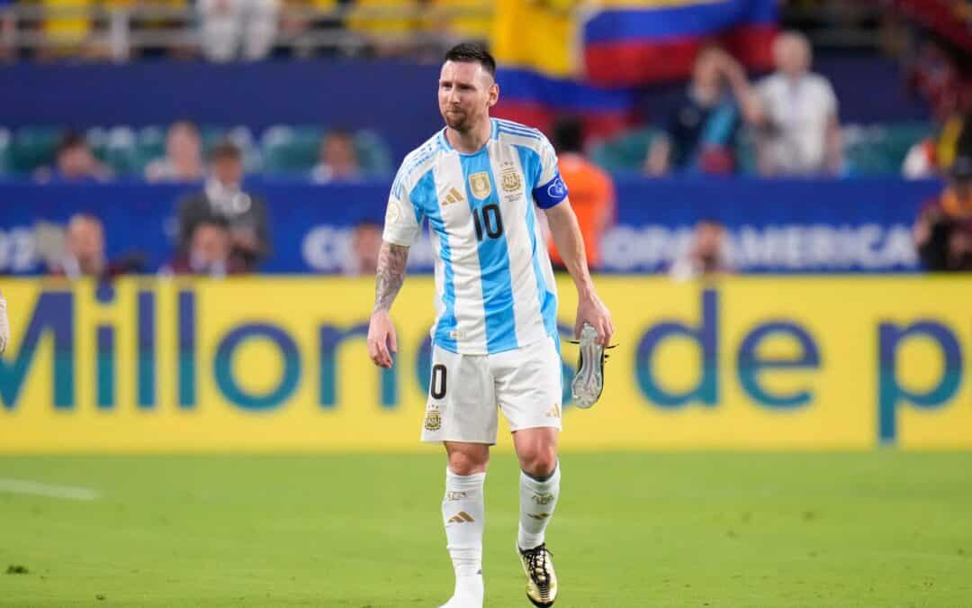 Im Finale der Copa América gegen Kolumbien verletzte sich Messi am Knöchel.