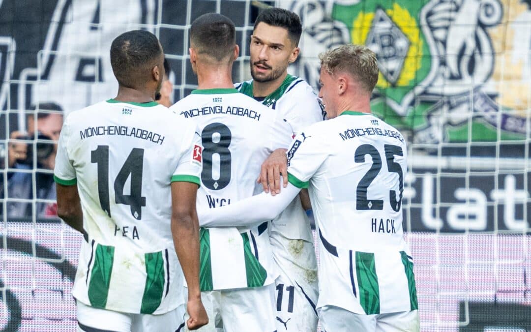 Gladbach bejubelt Tim Kleindienst (2.v.r)