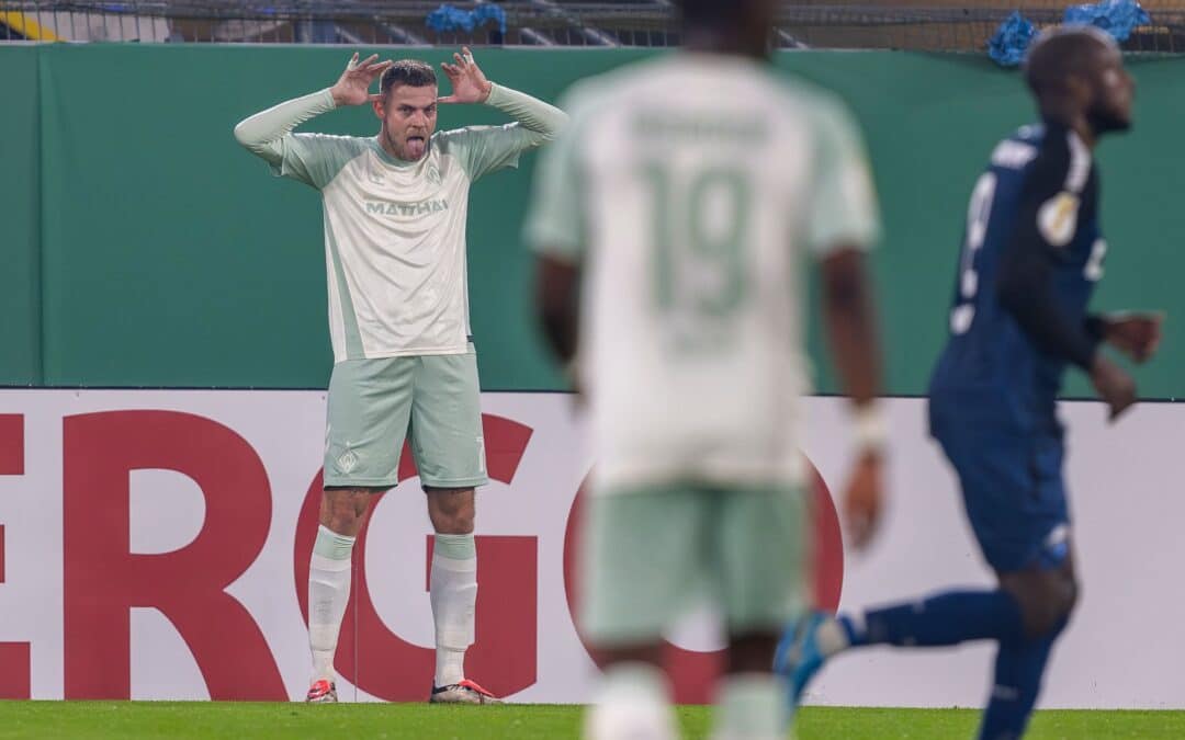 Marvin Ducksch von Werder Bremen feiert sein Tor zum 1:0 in Paderborn.