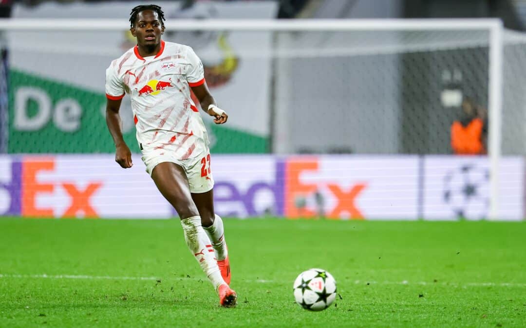 Castello Lukeba sieht mit Jürgen Klopp RB Leipzig titelreif.