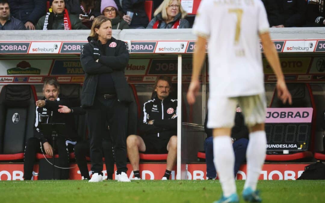 Der Mainzer Cheftrainer Bo Henriksen setzte überraschend auf Nationalstürmer Jonathan Burkardt.