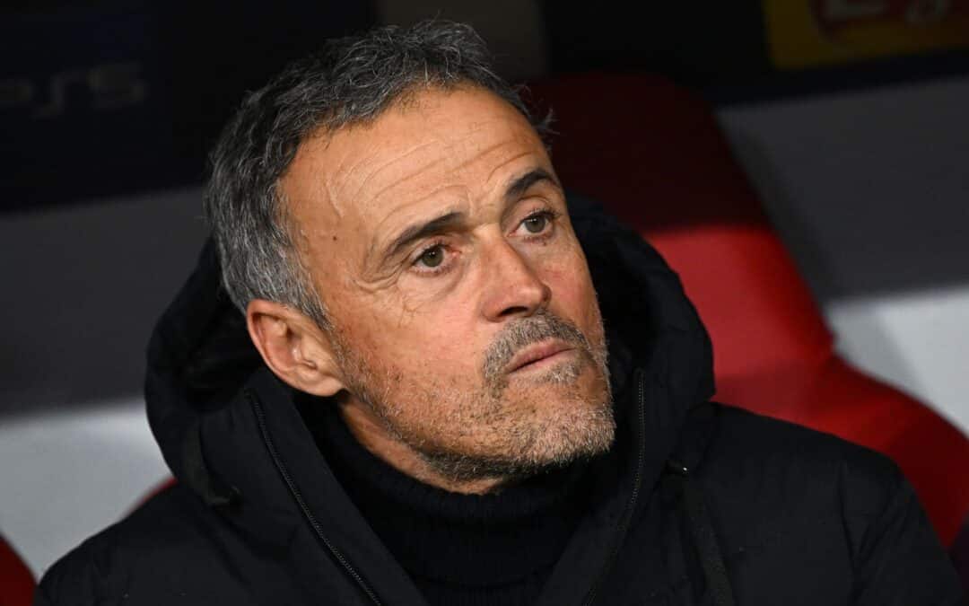 Trainer Luis Enrique trifft mit PSG auf den VfB Stuttgart.