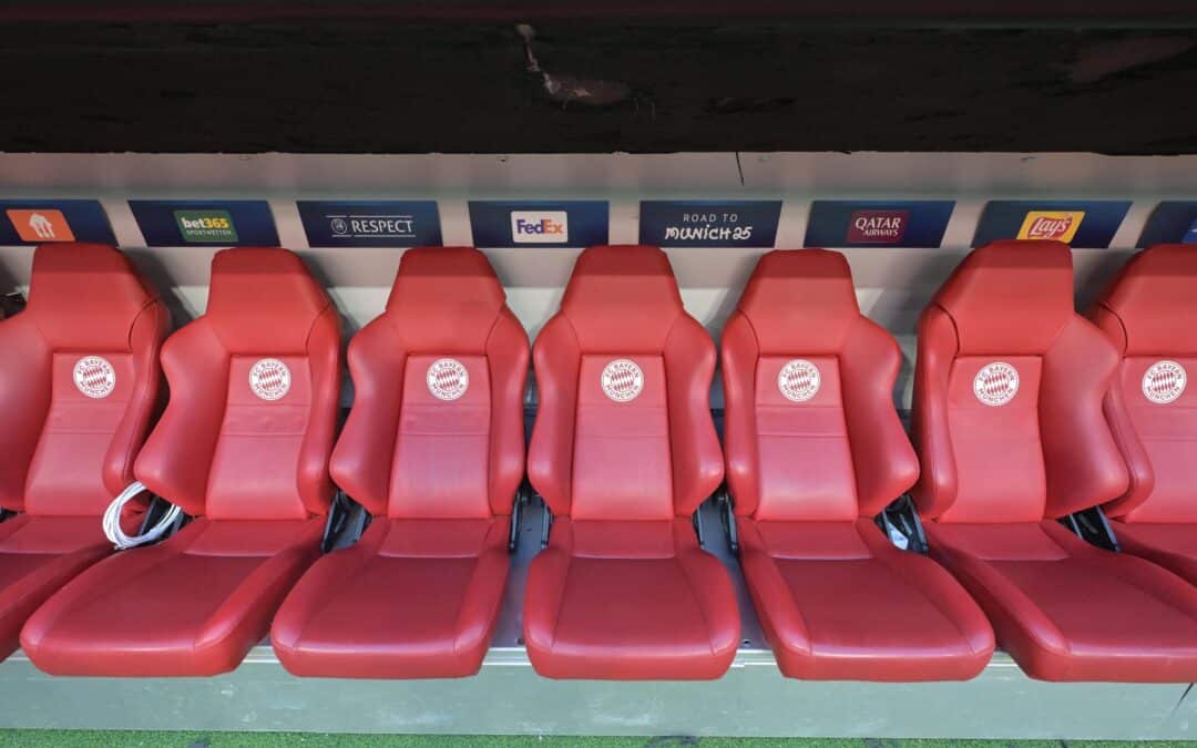 Noch ist die Ersatzbank des FC Bayern in der Allianz Arena leer: Gegen Inter wird Thomas Müller dort Platz nehmen müssen.