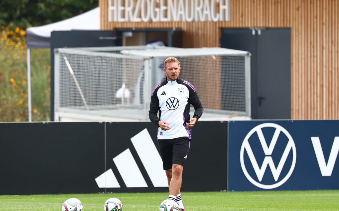 Im Homeground von DFB-Partner Adidas in Herzogenaurach wohnt und trainiert Bundestrainer Julian Nagelsmann wieder mit der Nationalmannschaft.