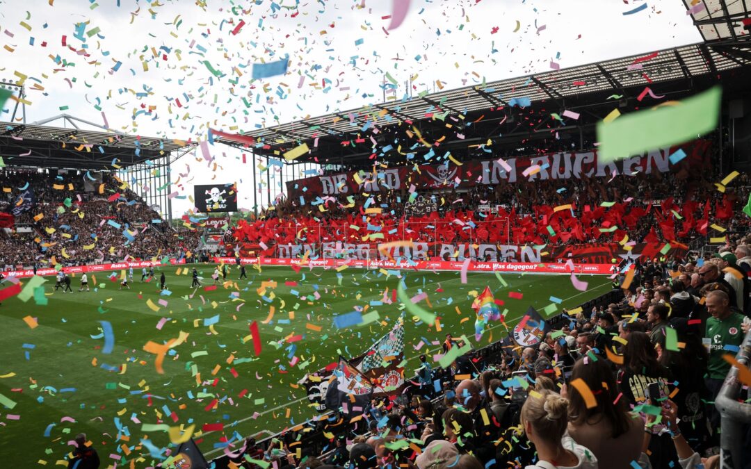 St. Pauli feiert Klassenerhalt bei Bochumer Abschied