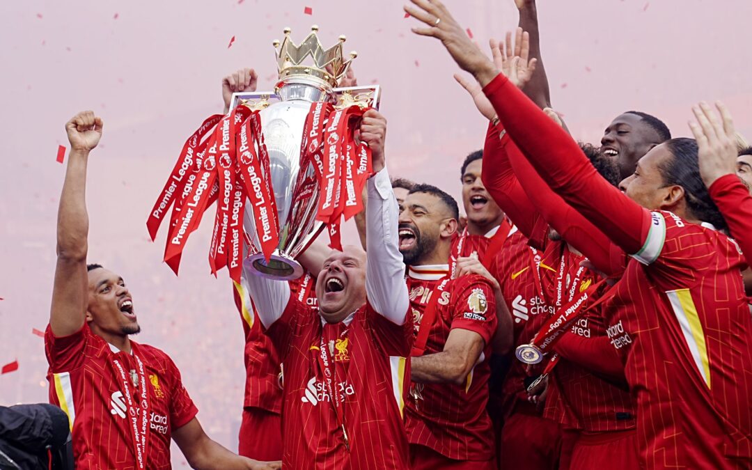 Liverpool feiert den Titel.