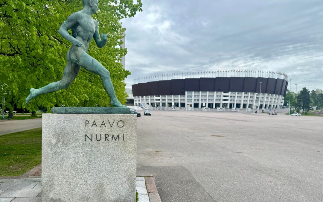 Bei einem WM-Qualifikationsspiel im Olympiastadion von Helsinki hat es einen tragischen Zwischenfall gegeben.