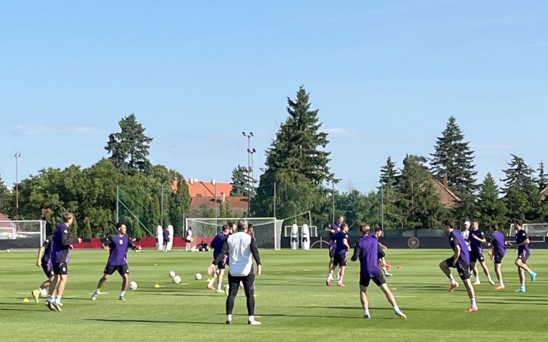 Die U21 bereitet sich auf den Turnierstart vor.