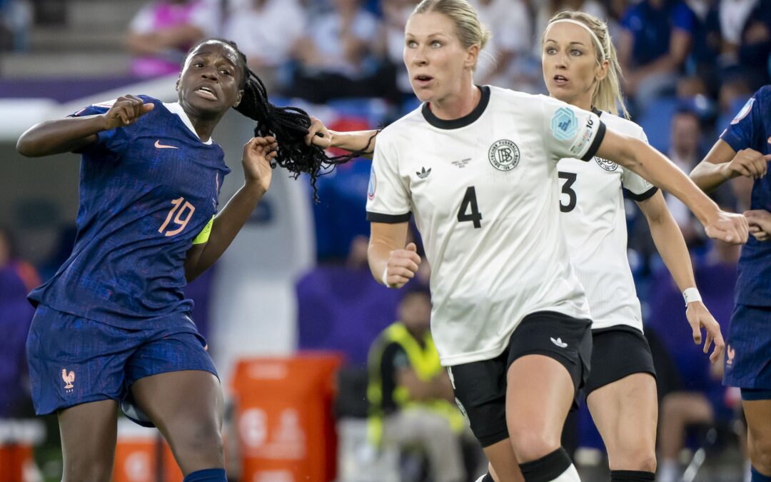 Nach ihrem Aussetzer gegen Griedge Mbock Bathy könnte die EM für Kathrin Hendrich (hinten rechts) beendet sein.