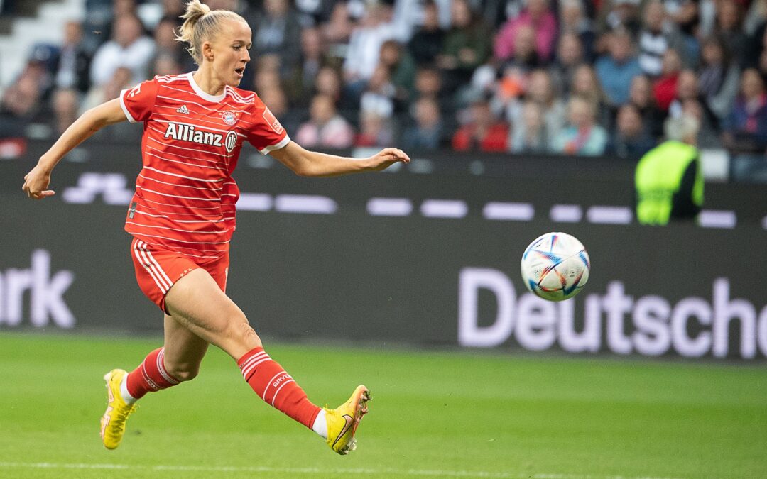 Bayern-Stürmerin Lea Schüller wird zum Saisonstart vor einer Rekordkulisse spielen.