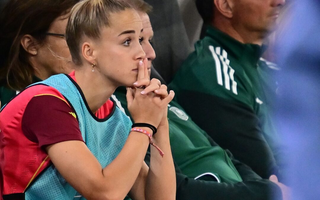 Giulia Gwinn verpasst den Pflichtspiel-Auftakt der Münchner Fußballerinnen.