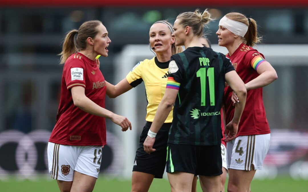 Spitzenschiedsrichterin Fabienne Michel (Mitte): keine technischen Hilfsmittel in der Bundesliga.