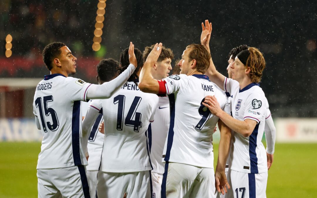 Harry Kane (2.v.r.) erzielte zwei Tore für England