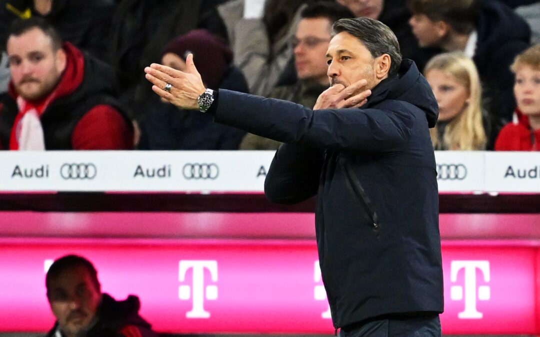 Dortmund-Trainer Niko Kovac ärgert sich im Topspiel in München über den Schiedsrichter.