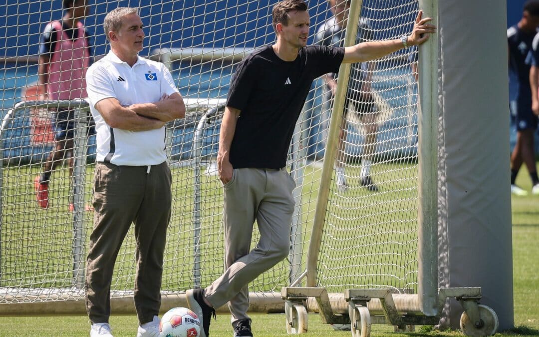 Die HSV-Macher arbeiten weiter zusammen: Sportdirektor Claus Costa (r) und Sportvorstand Stefan Kuntz.