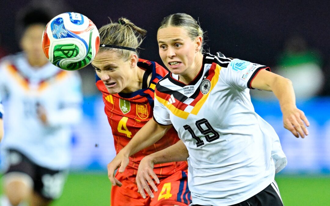 Glänzte, traf aber das Tor nicht: Klara Bühl (r).