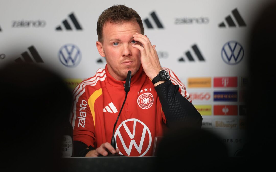 Julian Nagelsmann spricht bei der Pressekonferenz vor dem Slowakei-Spiel.