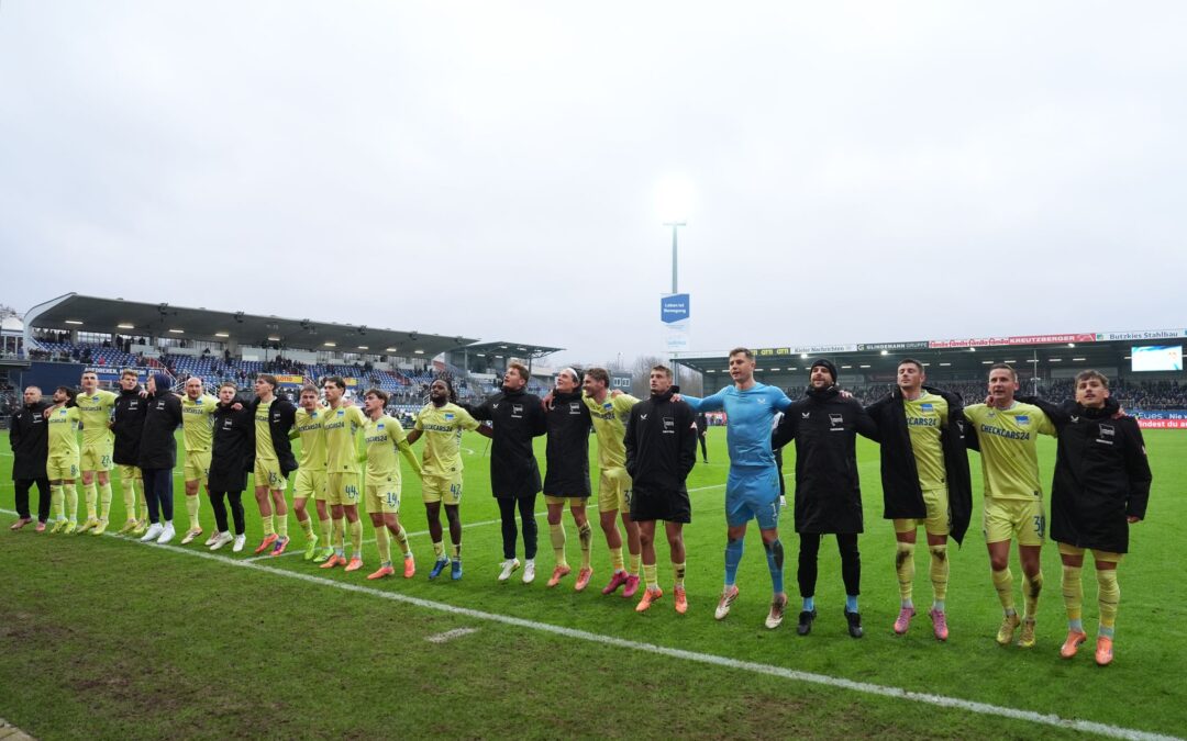 Hertha BSC feiert in Kiel.