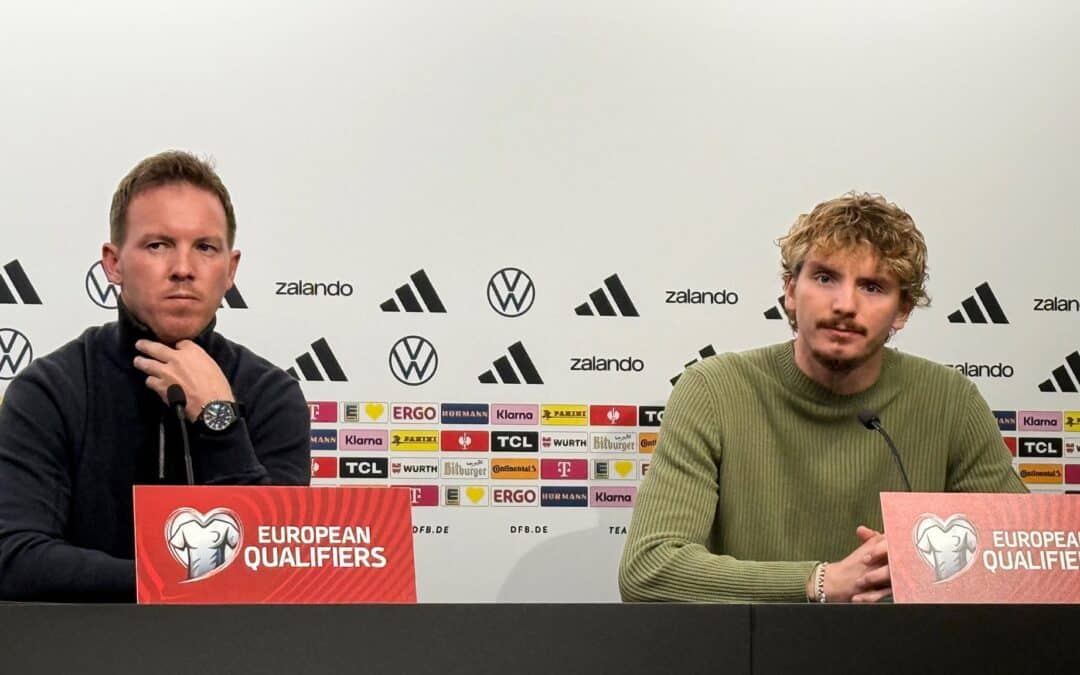 Bundestrainer Nagelsmann (l.) setzt auch auf Nick Woltemade (r.).