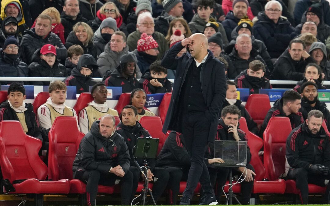 Trainer Arne Slot macht mit dem FC Liverpool schwere Zeiten durch.