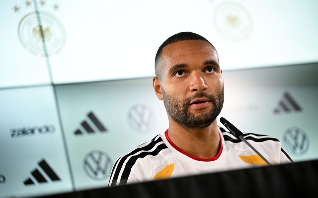 Jonathan Tah hat über besondere Herausforderungen für zwei junge Nationalteamkollegen gesprochen.