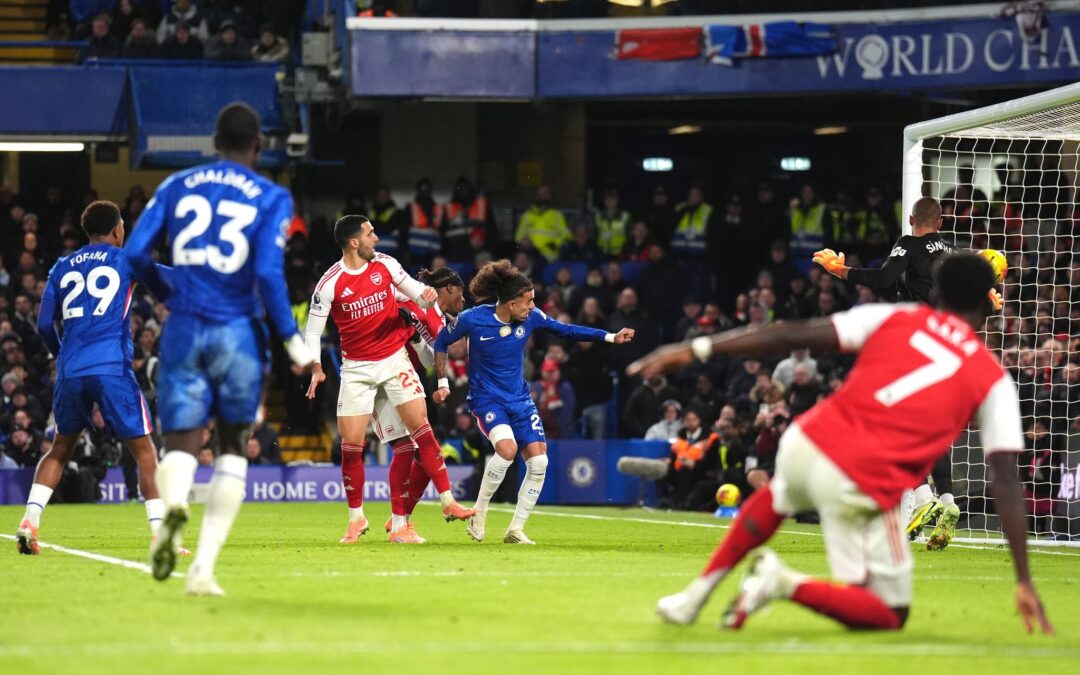 Mikel Merino (3.v.l) erzielt den Ausgleich für Arsenal.