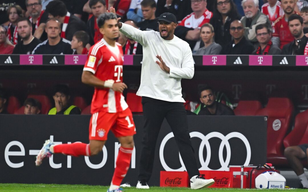 Vincent Kompany (r) gönnt dem gesperrten Luis Díaz einen Kurzurlaub.