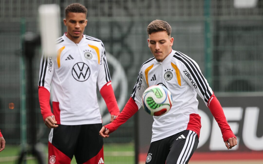 El Mala fühlt sich wohl im Kreise der Nationalmannschaft.