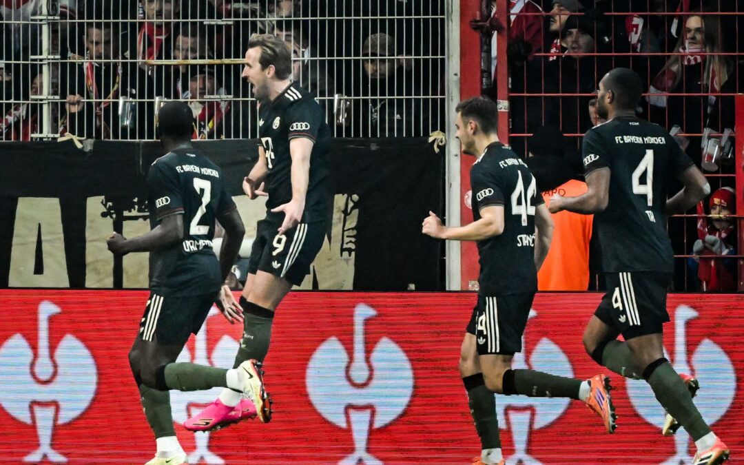 Auch Kane (M.) traf nach einem ruhenden Ball.