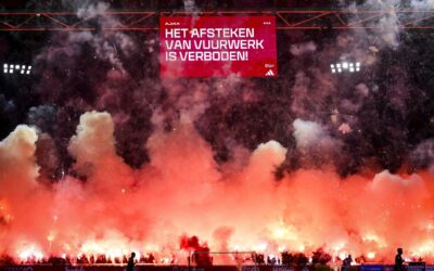 Leuchtraketen für toten Fan erzwingen Spielabbruch bei Ajax