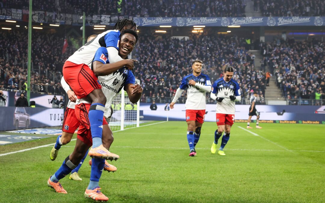 Jubel im Volkspark: Albert Lokonga jubelt nach seinem Treffer zum 1:0.